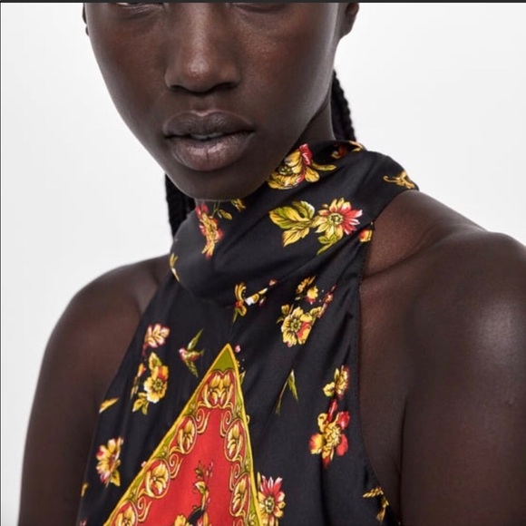 Elegant patterned silk halter - Picture 2 of 4